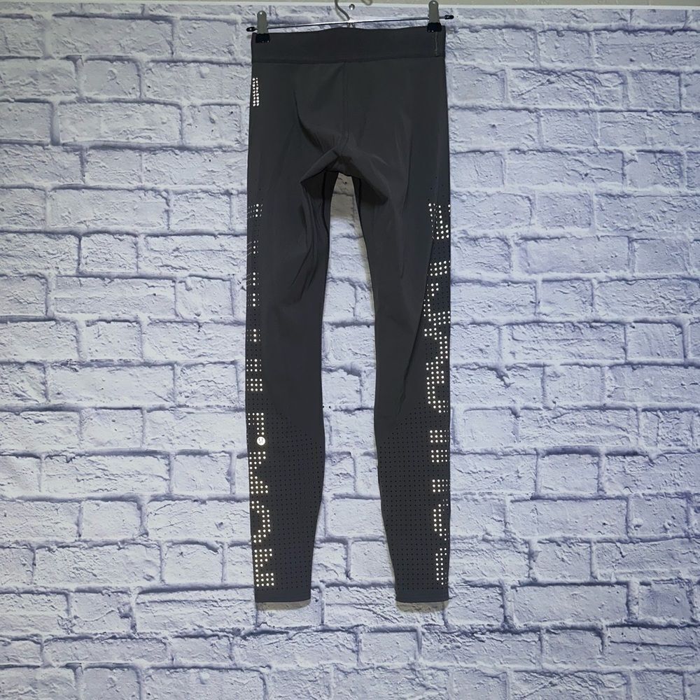 Lululemon Ride & Reflect Tight 28" *lululemon X SoulCycle
Metal Grey